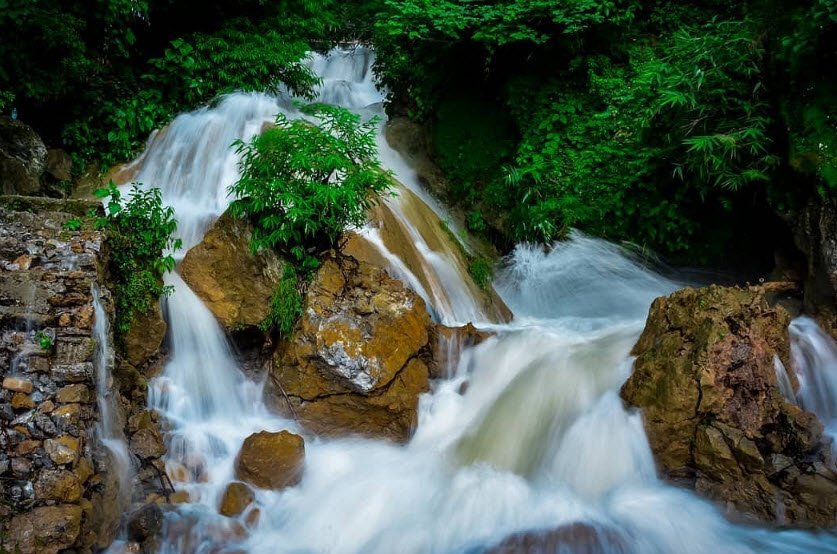Neergarh Waterfall Road, Pauri Garhwal, Uttarakhand - Vushii.com